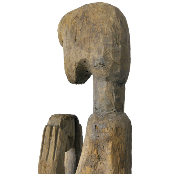 Statue de salutation Namaskara Mudra Putali népalais ancien en bois érodé – Image 11