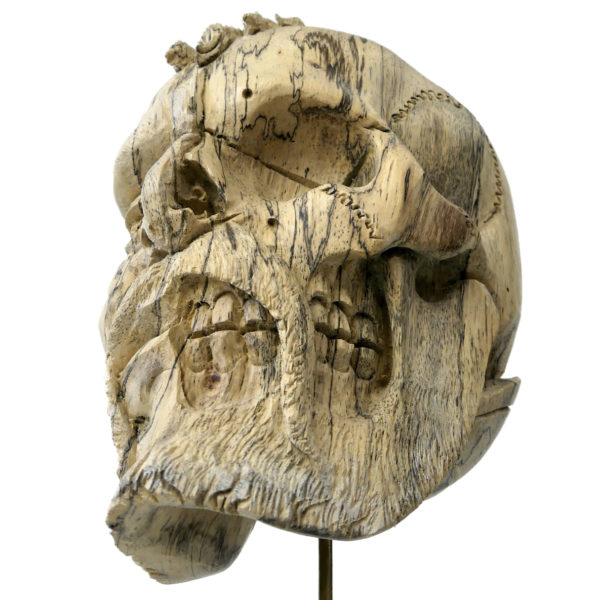 Memento Mori double face sculpté en tamarin sur pied (3/4)