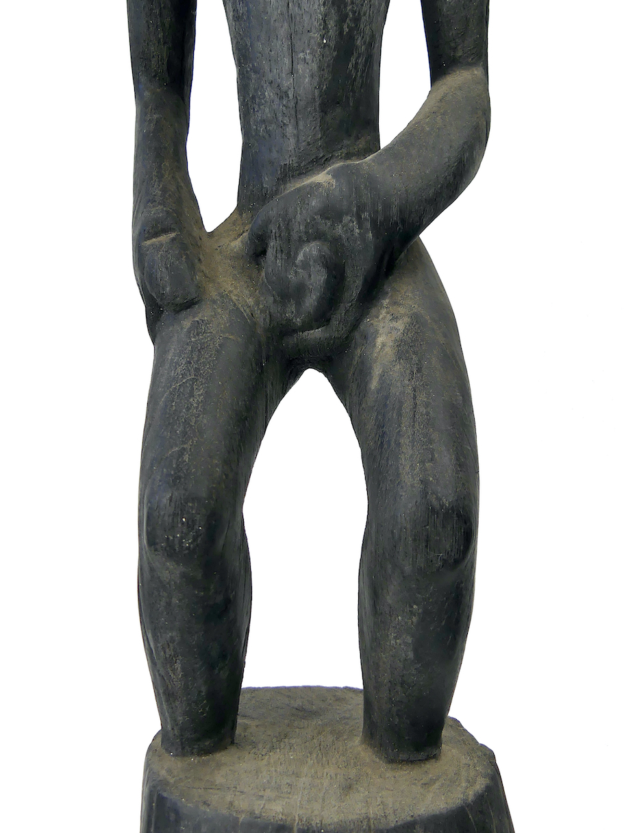Statue anthropomorphe aux longs bras en bois de Bélian - Bornéo