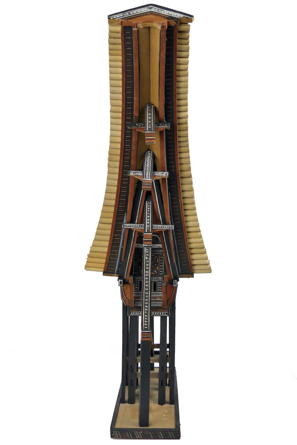 Grande maquette Tongkonan Toraja en bois léger Sulawesi Indonésie (dos)