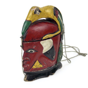 Boîte à médecine Sasak de chaman polychrome avec couvercle Lombok (3/4)