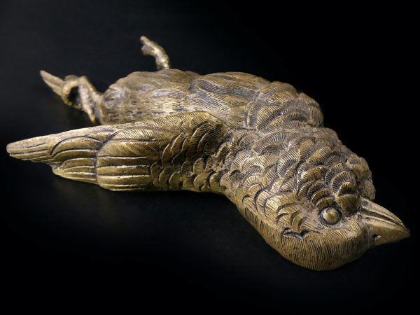 Petit oiseau mort en bronze patiné Bronze animalier Objet de curiosité (3/4)