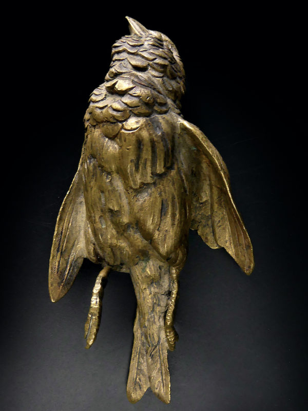 Petit oiseau mort en bronze patiné Bronze animalier Objet de curiosité (desssus)