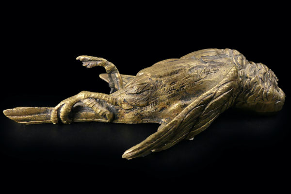 Petit oiseau mort en bronze patiné Bronze animalier Objet de curiosité (profil)