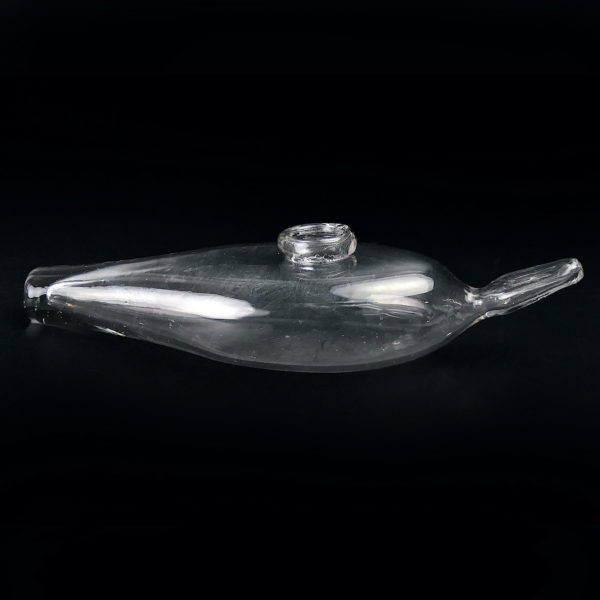 Biberon limande à soupape en verre soufflé-bouche XIXe France (profil)