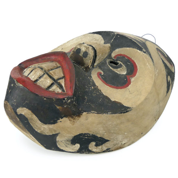 Grand masque Dayak de Bornéo en bois léger polychrome (3/4)
