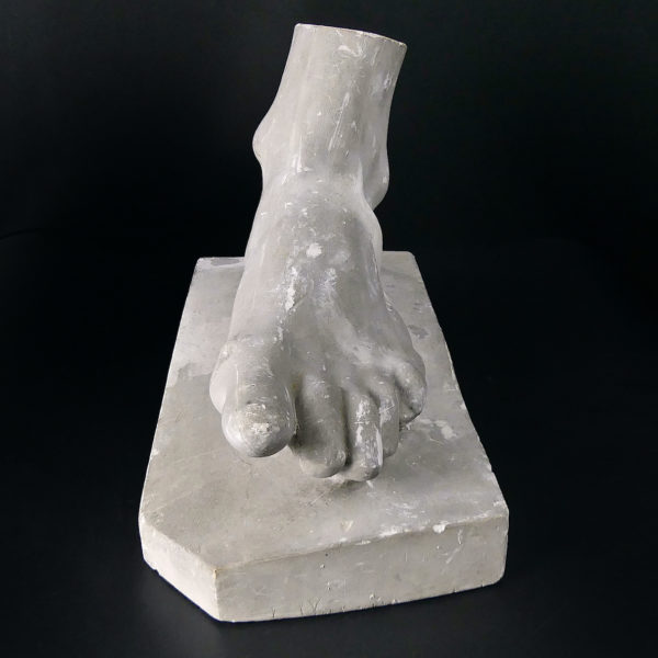 Grand moulage de pied ancien en plâtre patiné Étude anatomique – Image 3