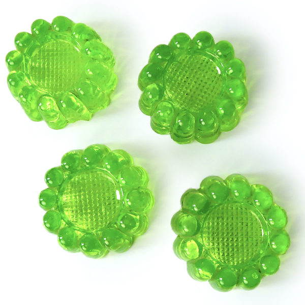 4 patins pour piano en ouraline verre fluorescent de collection Début XXe (dessus)