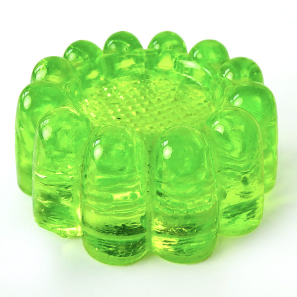 4 patins pour piano en ouraline verre fluorescent de collection Début XXe (détail)
