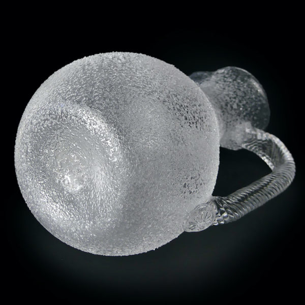 Pichet rafraîchissoir piriforme soufflé bouche cristal de Baccarat (dessous)