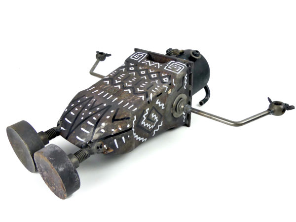Sculpture Robot 1 signée Prakit Seehawong Œuvre unique (dessous 3/4)