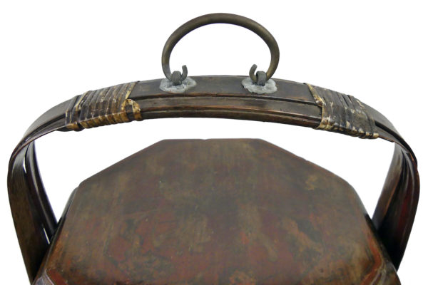 Bakul Sia chinois panier de mariage ancien en bambou laqué (détail)