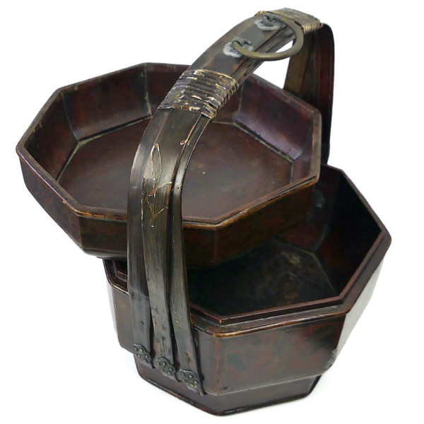 Bakul Sia chinois panier de mariage ancien en bambou laqué (dessus ouvert)
