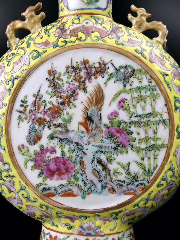 Vase rond aux dragons en porcelaine de Chine Dynastie Qing (détail)