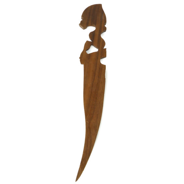 Deux couteaux Tiki sculptés en Miro Artisanat polynésien (dos)