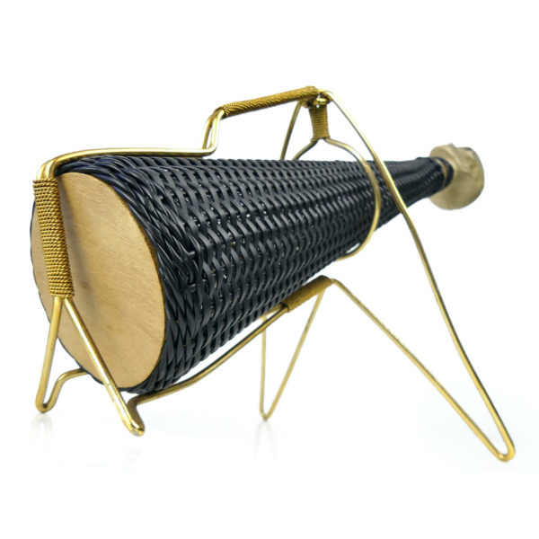 Bouteille tressée Skull et porte-bouteille en métal doré mi-XXe (3/4 dos)