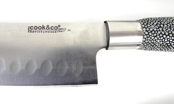 Bloc de couteaux japonais Santoku (détail)