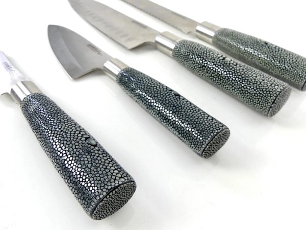 Bloc de couteaux japonais Santoku (détail)