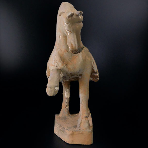 Grand cheval de parade traditionnel chinois style Tang (face)