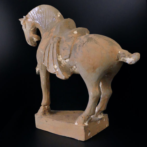 Grand cheval de parade traditionnel chinois style Tang (3/4 dos)