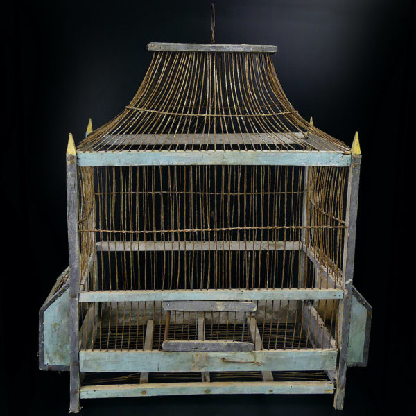 Grande cage à oiseaux ancienne fabriquée à la main en bois et fer (face)