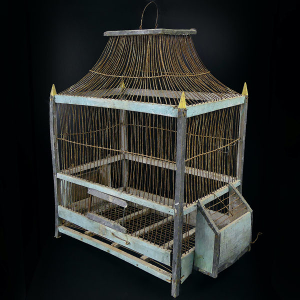 Grande cage à oiseaux ancienne fabriquée à la main en bois et fer (3/4)