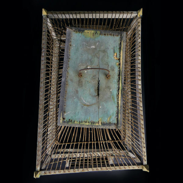 Grande cage à oiseaux ancienne fabriquée à la main en bois et fer (dessus)