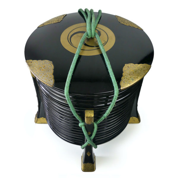 Hokai japonais fin Edo en bambou bois laqué noir et métal doré (dessus 3/4)