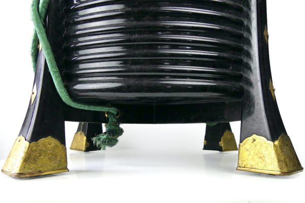 Hokai japonais fin Edo en bambou bois laqué noir et métal doré (détail)