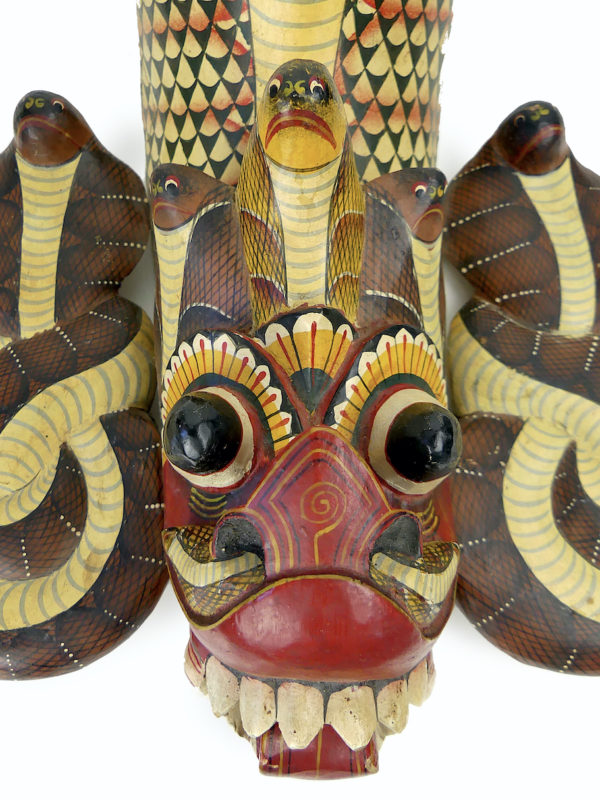 Petit masque Naga Raksha en bois Fin XXe Sri Lanka (détail)