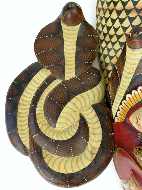 Petit masque Naga Raksha en bois Fin XXe Sri Lanka (détail)