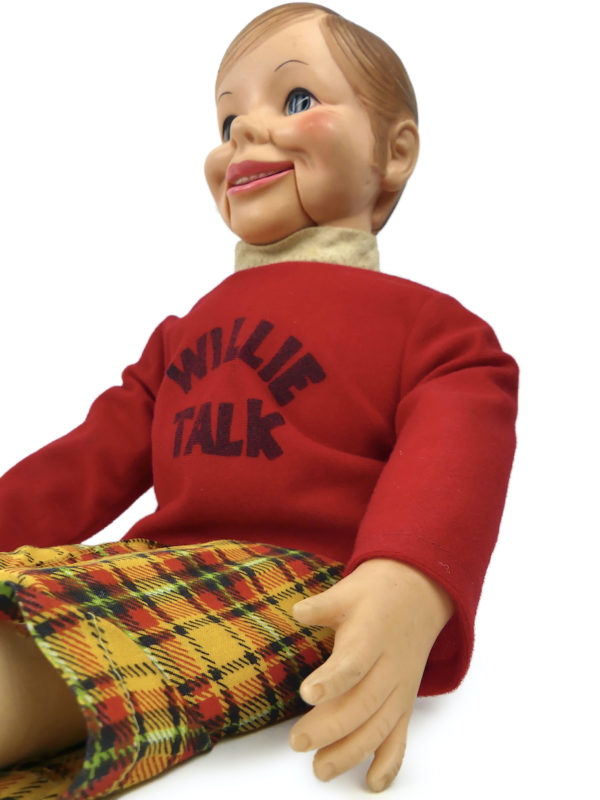 Poupée de ventriloque Willie Talk 1970’s Jouet US vintage collector (détail)