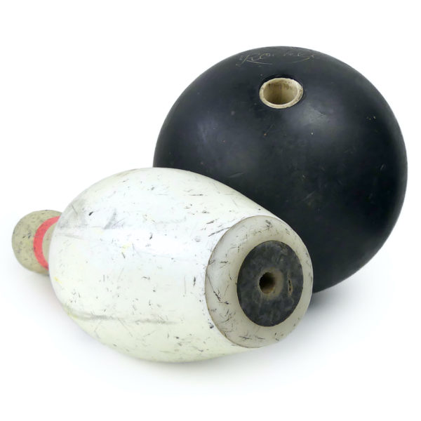 Boule et quille de bowling AMF vintage rétro 70’s USA (dessous)