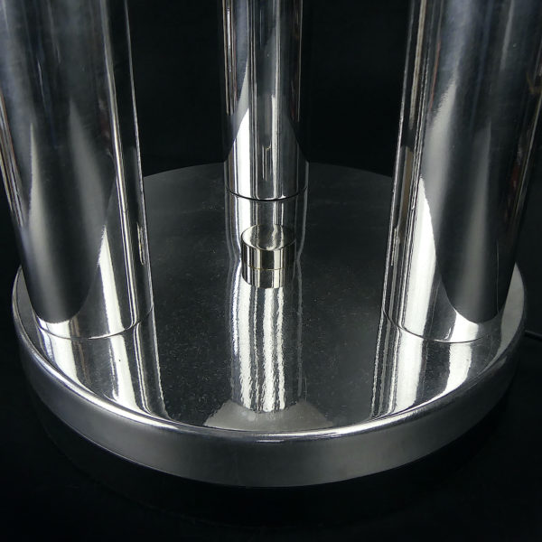 Lampe Space Age design italien en aluminium poli Années 70 (détail)
