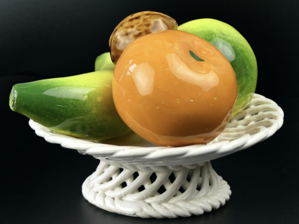 Petite corbeille à fruits en barbotine Années 60 Vallauris (profil)