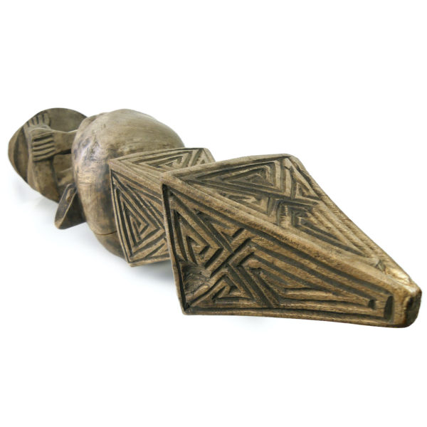 Grande statue Yene d’ancêtre en bois de l’île Florès Timor (dessus)