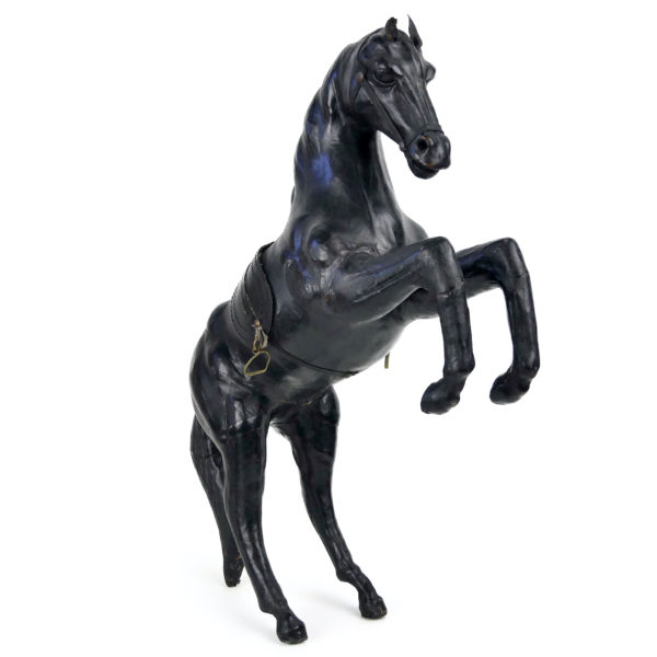 Cheval noir cabré en cuir moulé de collection Années 50 (3/4)