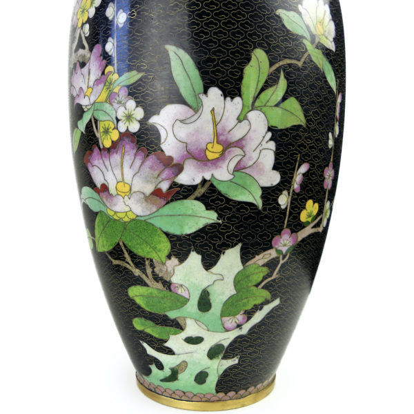 Grand pot cloisonné japonais décor floral ère shōwa émail sur cuivre (détail)