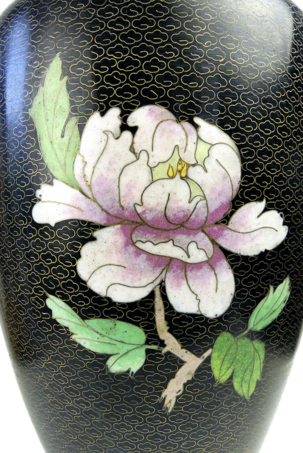 Grand pot cloisonné japonais décor floral ère shōwa émail sur cuivre (détail)