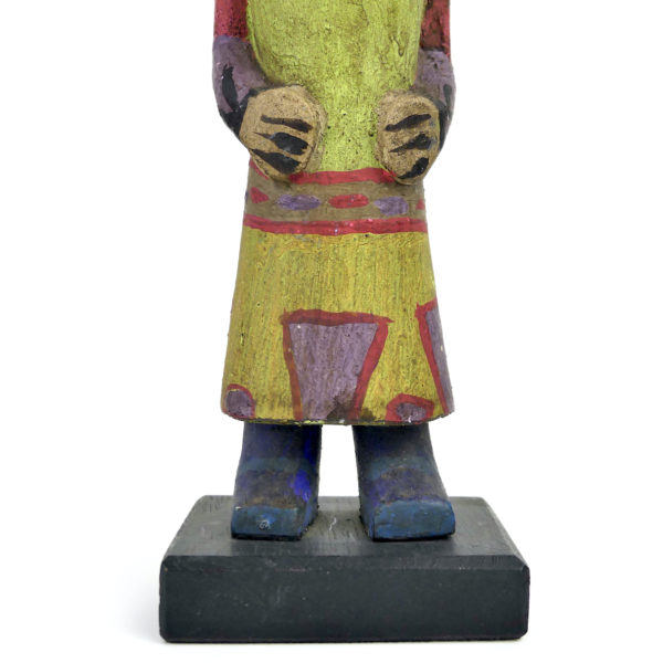 Poupée Kachina Hopi aux oreilles doubles en bois léger Arizona (détail)