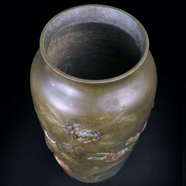 Vase balustre en bronze et cuivre période Meiji XIXe Japon (dessus)
