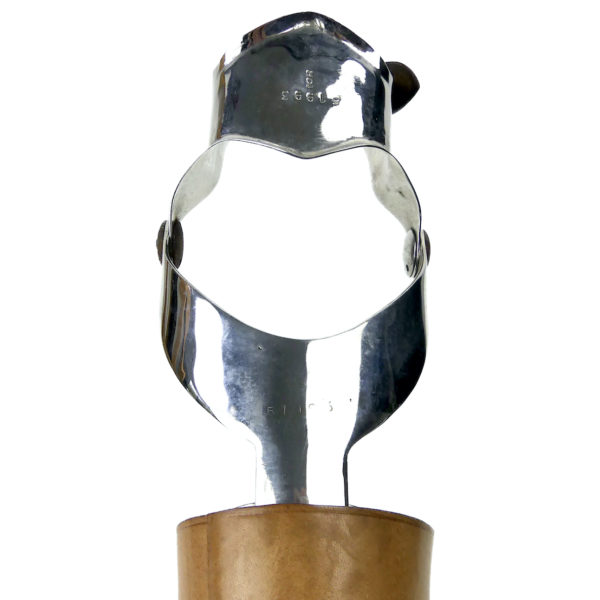 Prothèse de bras ancienne avec main en bois articulée et gant Début XXe (détail)