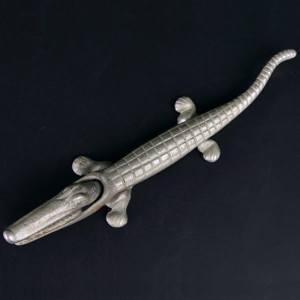 Casse-noix Crocodile casse-noisette ancien en fonte d'aluminium (dessus)