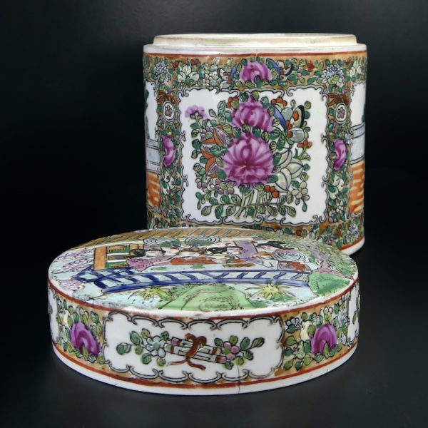 Pot en porcelaine de Chine émaux de Canton Dynastie Qing XIXe (ouvert)