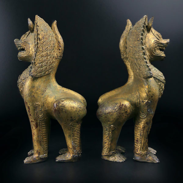 Paire de lions Singha en bronze gardiens de temple Chiens de fô Thaïlande (profil)