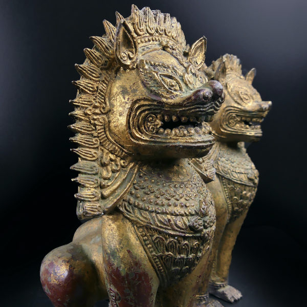 Paire de lions Singha en bronze gardiens de temple Chiens de fô Thaïlande (détail)