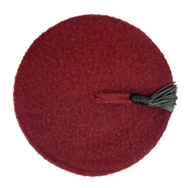 Chapeau fès tarboush turc-ottoman ancien feutre rouge et gland noir (dessus)