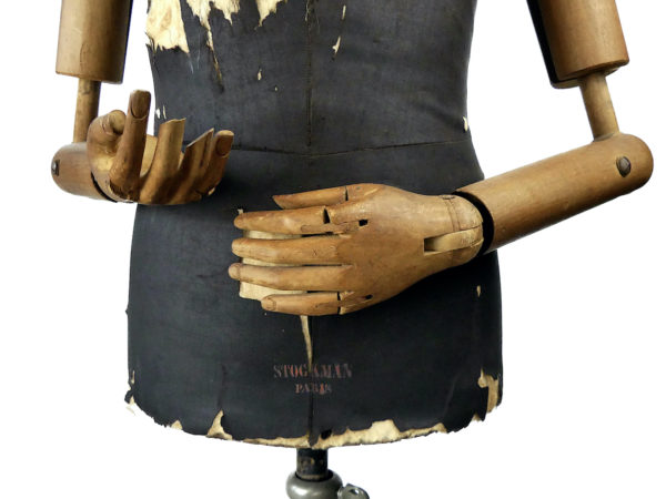 Grand buste de mannequin masculin STOCKMAN PARIS fin XIXe sur trépied (détail)