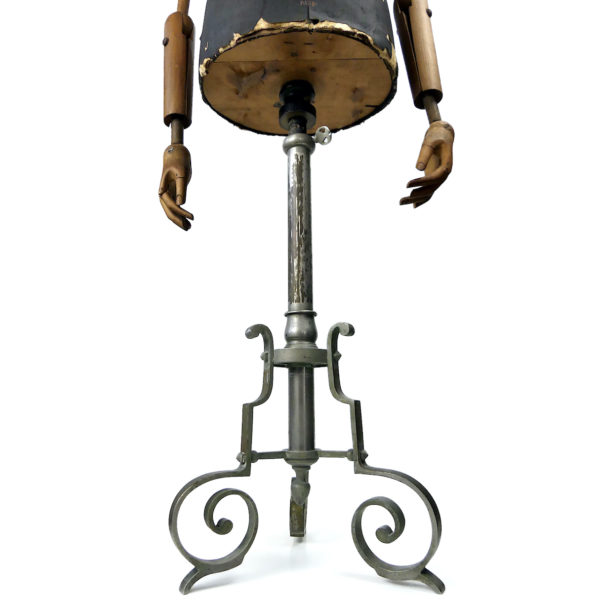 Grand buste de mannequin masculin STOCKMAN PARIS fin XIXe sur trépied (dessous 3/4)