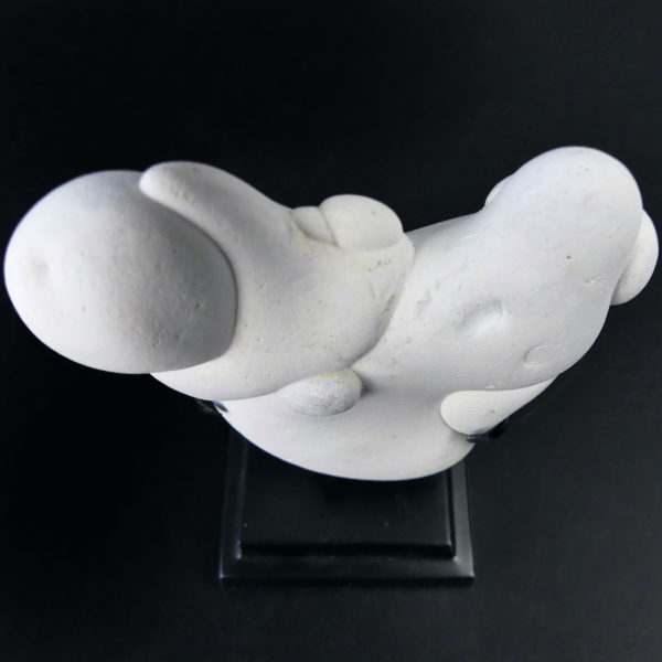 Pierre des Fées Marocaine blanche sur socle métallique noir Fairy Stone (dessus)